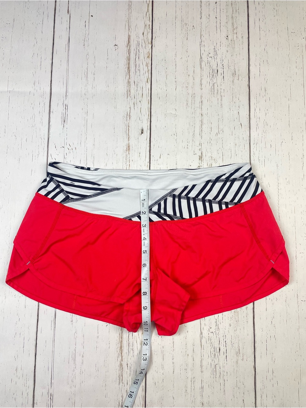Lululemon Run: Speed Shorts Love Red Quilt Print 2.5” *Limited Edition - Picture 6 of 16
